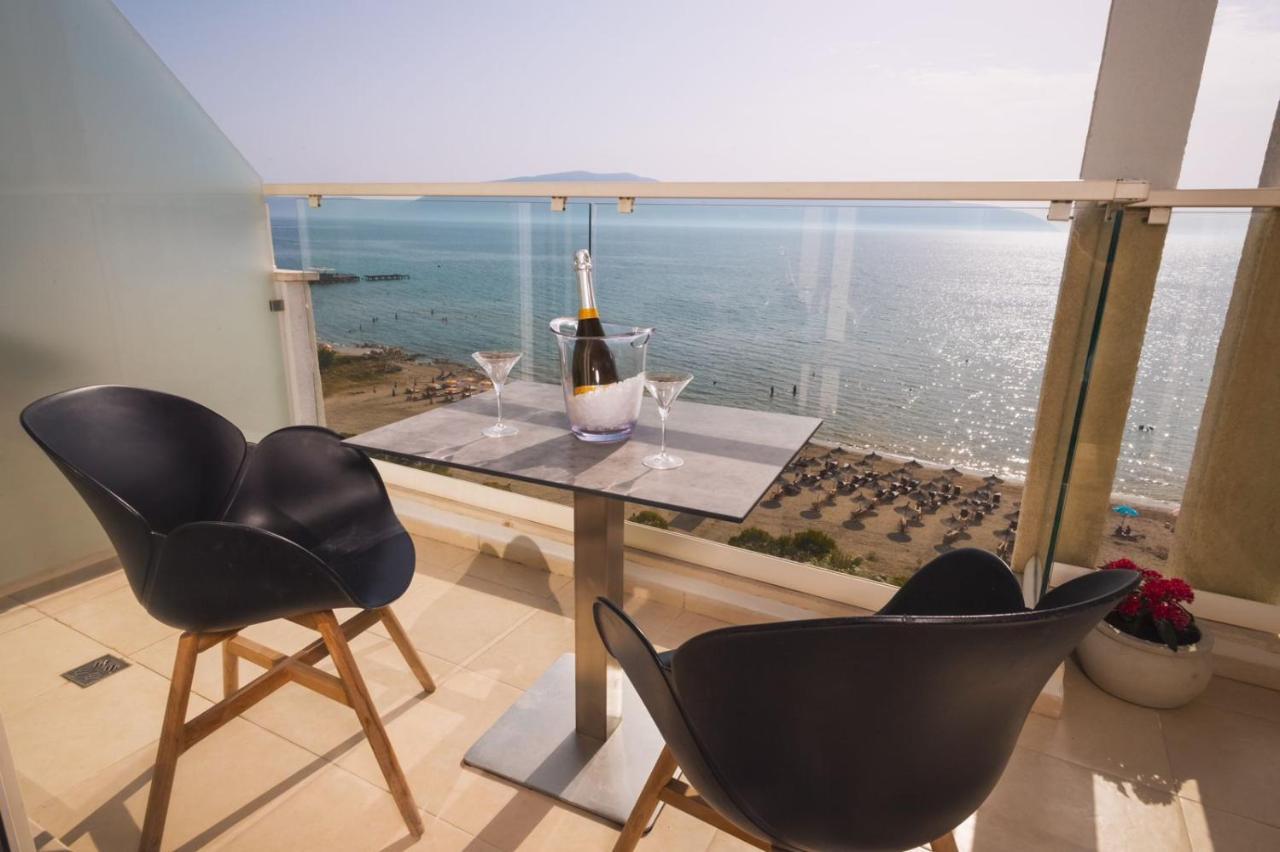 ホテル Grand Mirage Vlorë エクステリア 写真