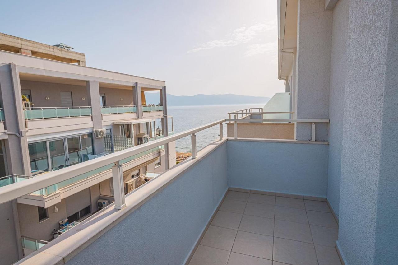 ホテル Grand Mirage Vlorë エクステリア 写真