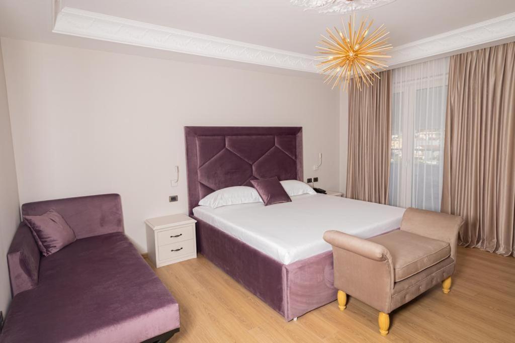 ホテル Grand Mirage Vlorë エクステリア 写真