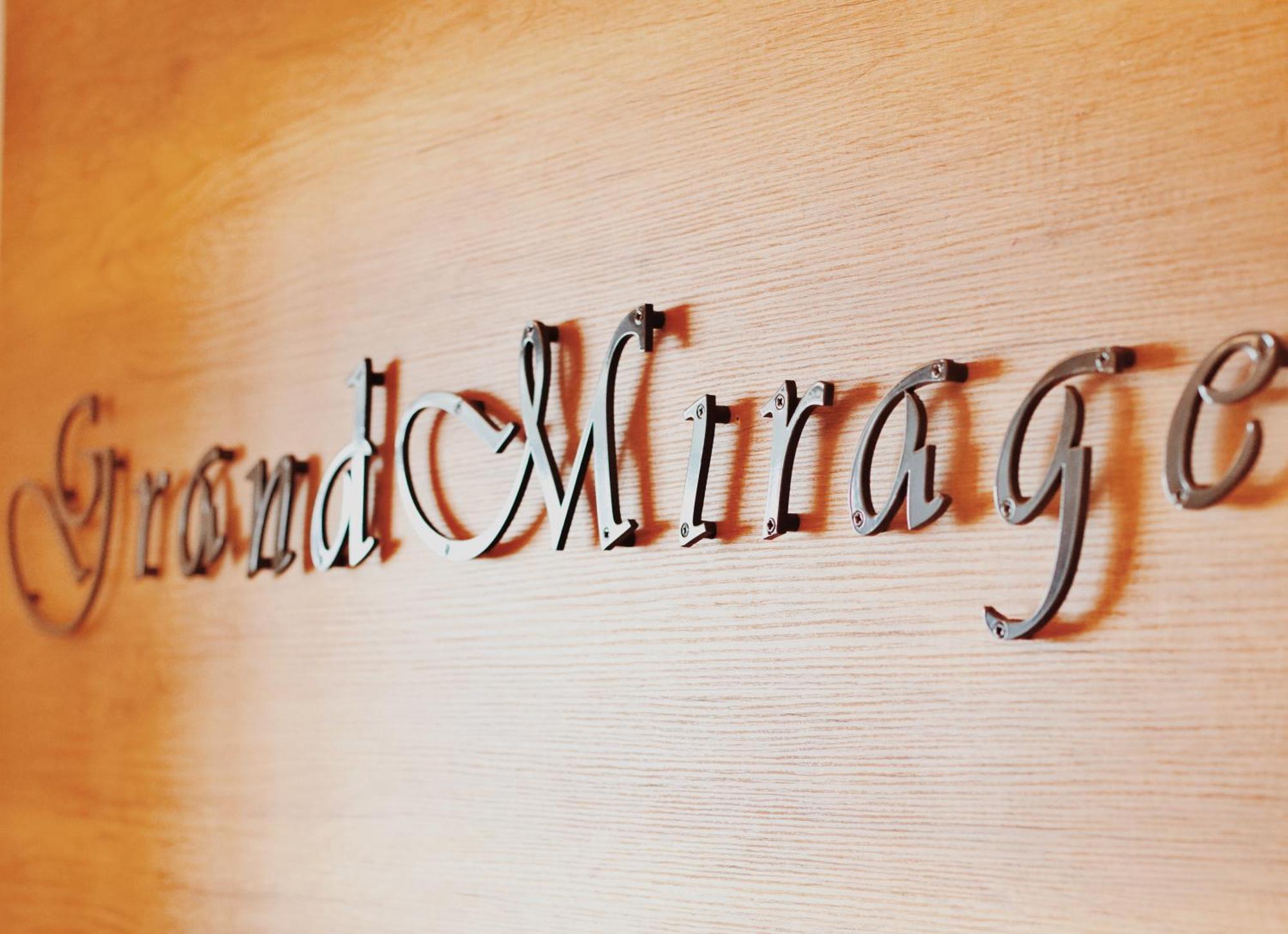 ホテル Grand Mirage Vlorë エクステリア 写真