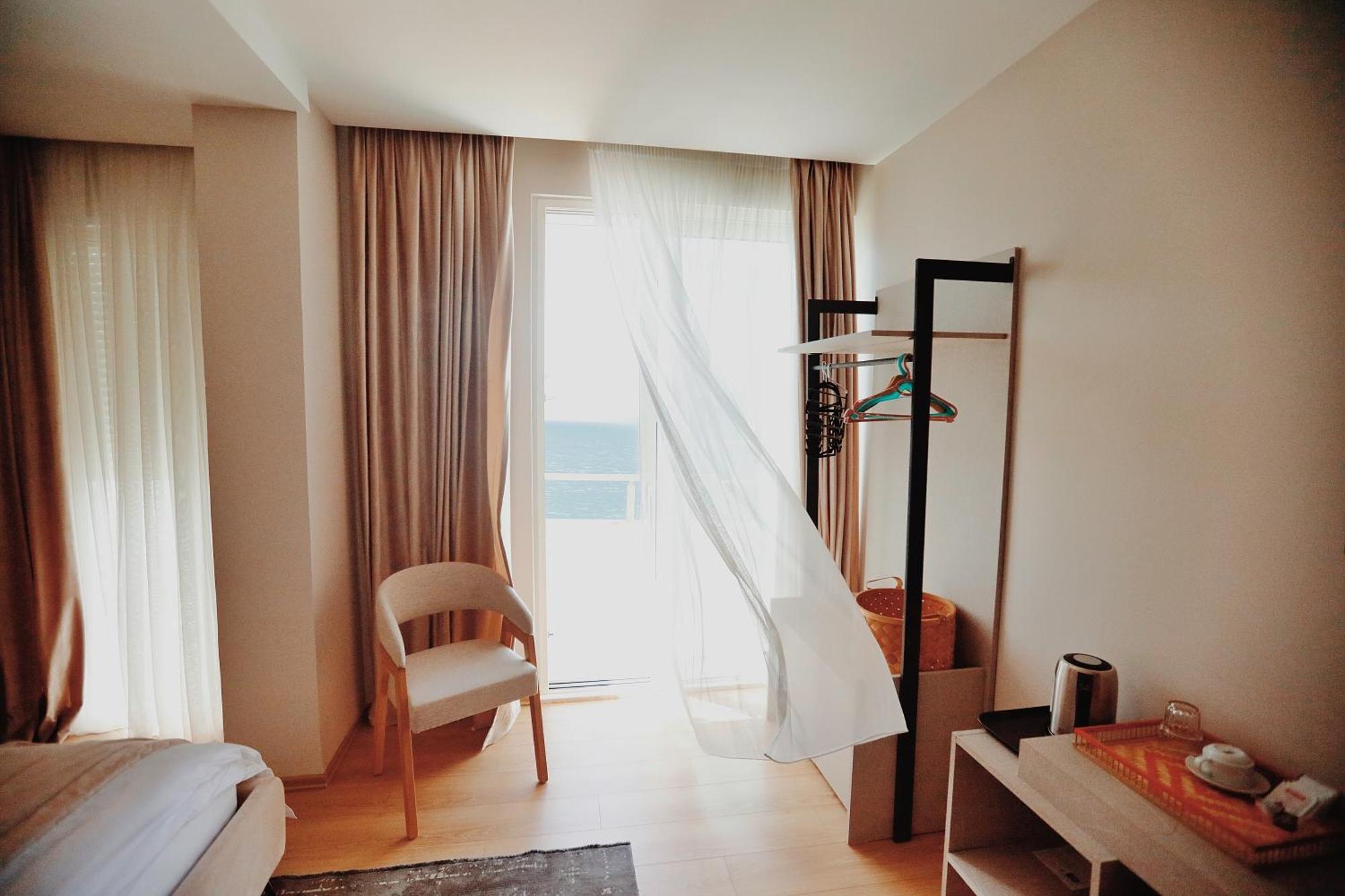 ホテル Grand Mirage Vlorë エクステリア 写真