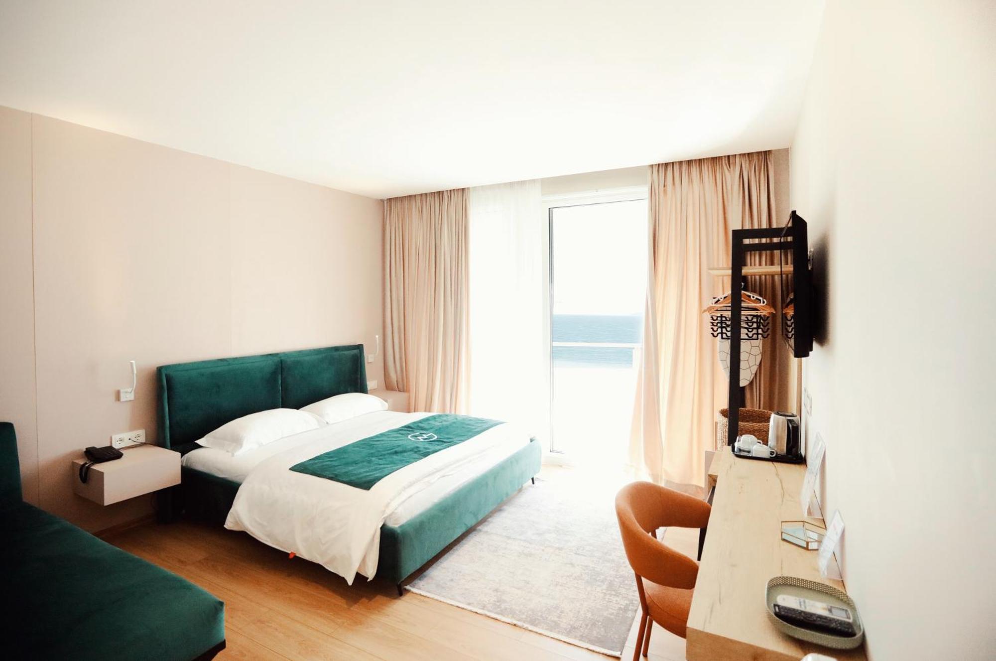 ホテル Grand Mirage Vlorë エクステリア 写真