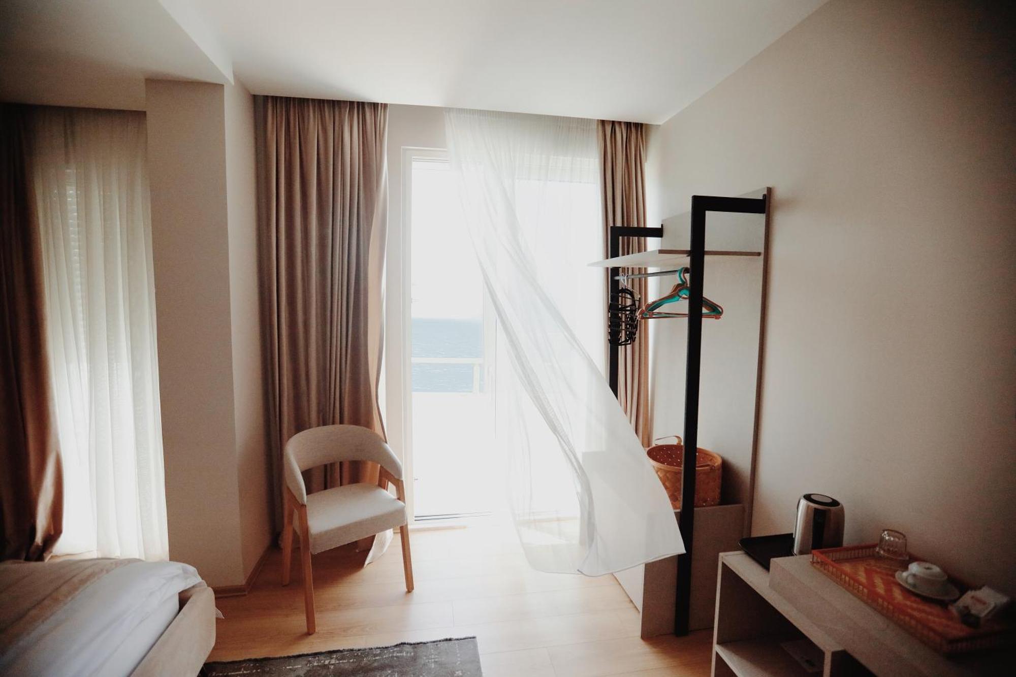 ホテル Grand Mirage Vlorë エクステリア 写真